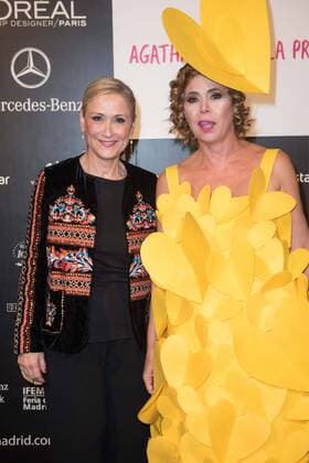 Agatha Ruiz de la Prada y Cristina Cifuentes en el desfile de Agatha Ruiz de la Prada en la Mercedes Benz Fashion Week 2015 en Madrid. 588 cordon press Agatha Ruiz de la Prada and Cristina Cifuentes at Agatha Ruiz de la Prada s catwalk in the Mercedes Benz Fashion Week 2015 in Madrid. 