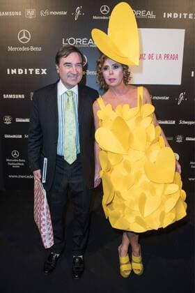 Agatha Ruiz de la Prada, y Pedro J Ramirez en el desfile de Agatha Ruiz de la Prada en la Mercedes Benz Fashion Week 2015 en Madrid. 588 cordon press Agatha Ruiz de la Prada and Pedro J Ramirez at Agatha Ruiz de la Prada s catwalk in the Mercedes Benz Fashion Week 2015 in Madrid. 