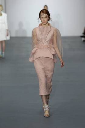 . 18 09 2015. London, United Kingdom. Bora Aksu show at London Fashion Week-S S 2016-Day One.  xStephenxLockx xi-Imagesx IIM-11057-0003