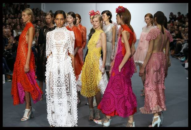 . 18 09 2015. London, United Kingdom. Finale of the Bora Aksu show at London Fashion Week-S S 2016-Day One.  xStephenxLockx xi-Imagesx IIM-11057-0021
