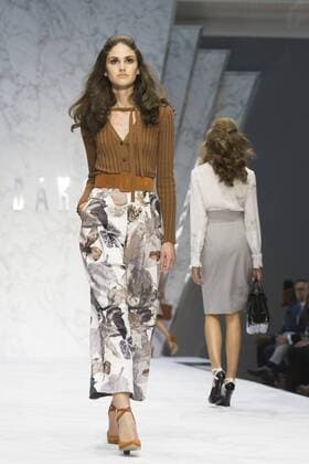 London, UK. 18 09 2015. DAKS fashion show during London Fashion Week. Spring Summer 2016 collection. London Fashion Week, DAKS, London, UK 