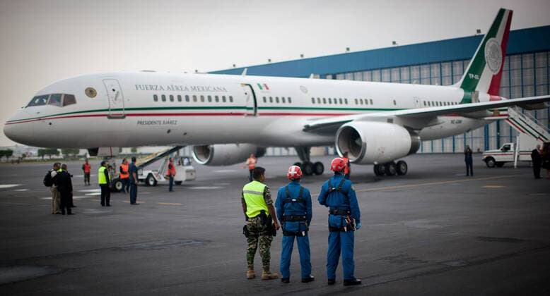 MEXICO CITY, Sept. 18, 2015 -- Emergency workers wait for the arrival of the plane carrying Mexican tourists injured in Egypt, at the Presidential Hangar at Mexico City s International Airport, in Mexico City, capital of Mexico, on Sept. 18, 2015. The six Mexicans who survived the bomb attack perpetrated against a group of tourists in Egypt on Sept. 13, arrived on Friday in Mexico accompanied by their realtives. ) MEXICO-MEXICO CITY-EGYPT-SECURITY-TRANSFER PEDROxMERA 
