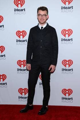 Sam Smith arrives in the press room for the iHeartRadio Music Festival at the MGM Grand Hotel in Las Vegas, Nevada on September 18, 2015.  LAV20150918002 JAMESxATOA