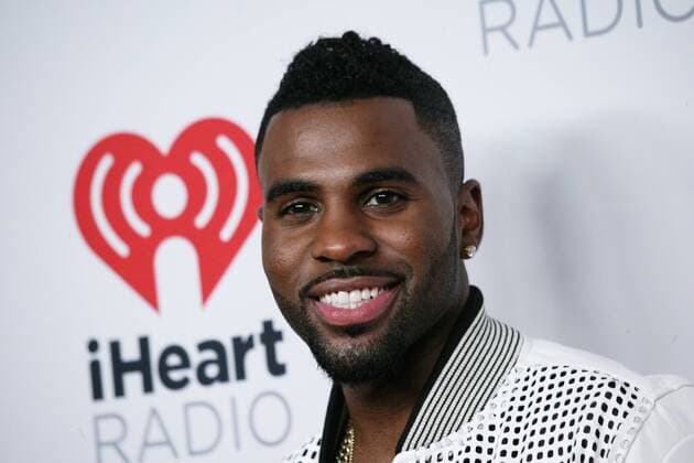Jason Derulo arrives in the press room for the iHeartRadio Music Festival at the MGM Grand Hotel in Las Vegas, Nevada on September 18, 2015.  LAV20150918095 JAMESxATOA
