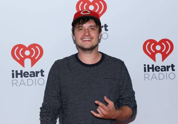Josh Hutcherson arrives in the press room for the iHeartRadio Music Festival at the MGM Grand Hotel in Las Vegas, Nevada on September 18, 2015.  LAV20150918113 JAMESxATOA