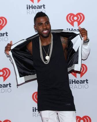 Jason Derulo arrives in the press room for the iHeartRadio Music Festival at the MGM Grand Hotel in Las Vegas, Nevada on September 18, 2015.  LAV20150918054 JAMESxATOA