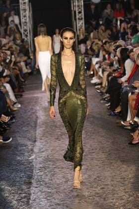 . 19 09 2015. London, United Kingdom. Julien Macdonald show-London Fashion Week-S S 2016-Day two.  xStephenxLockx xi-Imagesx IIM-11062-0028
