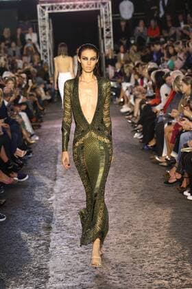 . 19 09 2015. London, United Kingdom. Julien Macdonald show-London Fashion Week-S S 2016-Day two.  xStephenxLockx xi-Imagesx IIM-11062-0029