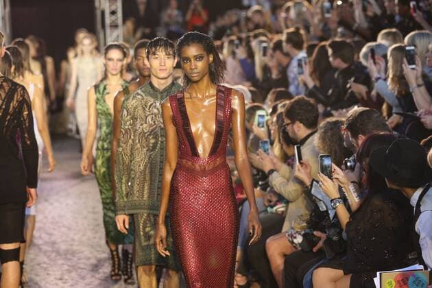 . 19 09 2015. London, United Kingdom. Julien Macdonald show-London Fashion Week-S S 2016-Day two.  xStephenxLockx xi-Imagesx IIM-11062-0037