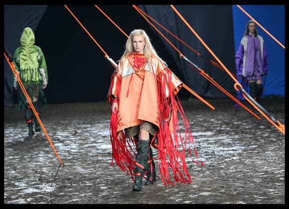 . 19 09 2015. London, United Kingdom. Music festival chic complete with a muddy catwalk at the Hunter Original show at London Fashion Week-S S 2016 -Day two.  xStephenxLockx xi-Imagesx IIM-11063-0001