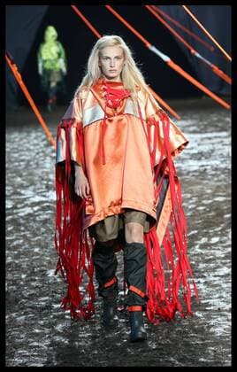 . 19 09 2015. London, United Kingdom. Music festival chic complete with a muddy catwalk at the Hunter Original show at London Fashion Week-S S 2016 -Day two.  xStephenxLockx xi-Imagesx IIM-11063-0002