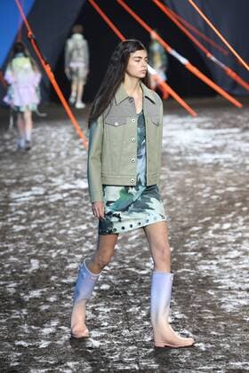 . 19 09 2015. London, United Kingdom. Music festival chic complete with a muddy catwalk at the Hunter Original show at London Fashion Week-S S 2016 -Day two.  xStephenxLockx xi-Imagesx IIM-11063-0017
