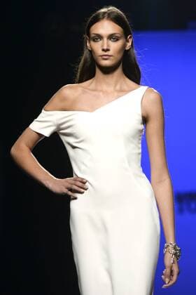Model bei der Roberto Torretta Fashion Show auf der Mercedes-Benz Fashion Week Madrid Spring Summer 2016. Madrid, 19.09.2015 Roberto Torretta Model 