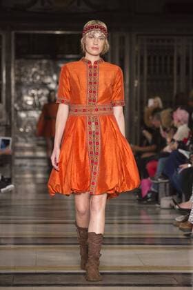 London, UK. 19 09 2015. Runway show of designer Maral Yazarloo for Maral - House of Middle East and Asia at Fashion Scout during London Fashion Week. London Fashion Week, Maral at Fashion Scout, London, UK 
