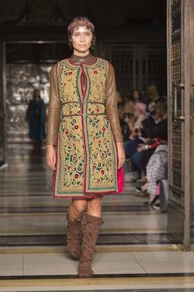 London, UK. 19 09 2015. Runway show of designer Maral Yazarloo for Maral - House of Middle East and Asia at Fashion Scout during London Fashion Week. London Fashion Week, Maral at Fashion Scout, London, UK 