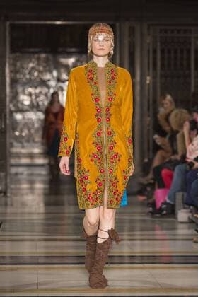London, UK. 19 09 2015. Runway show of designer Maral Yazarloo for Maral - House of Middle East and Asia at Fashion Scout during London Fashion Week. London Fashion Week, Maral at Fashion Scout, London, UK 