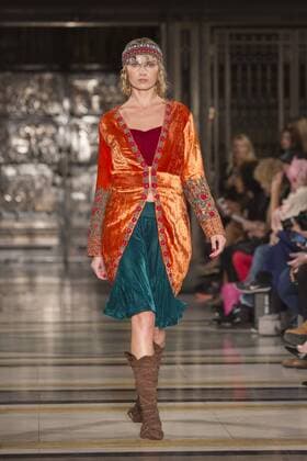 London, UK. 19 09 2015. Runway show of designer Maral Yazarloo for Maral - House of Middle East and Asia at Fashion Scout during London Fashion Week. London Fashion Week, Maral at Fashion Scout, London, UK 