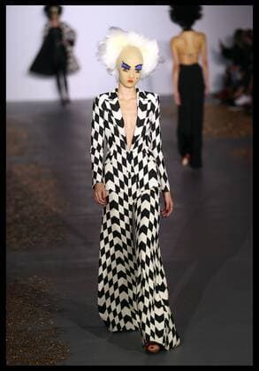 . 19 09 2015. London, United Kingdom. Gareth Pugh show at London Fashion Week-S S 2016-Day two.  xStephenxLockx xi-Imagesx IIM-11064-0019