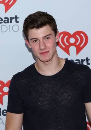 Shawn Mendes arrives for the iHeartRadio Music Festival at the MGM Grand in Las Vegas, Nevada on September 19, 2015.  LAV20150919109 JAMESxATOA