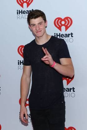 Shawn Mendes arrives for the iHeartRadio Music Festival at the MGM Grand in Las Vegas, Nevada on September 19, 2015.  LAV20150919111 JAMESxATOA