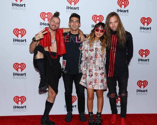 Joe Jonas and DNCE arrive for the iHeartRadio Music Festival at the MGM Grand in Las Vegas, Nevada on September 19, 2015.  LAV20150919106 JAMESxATOA