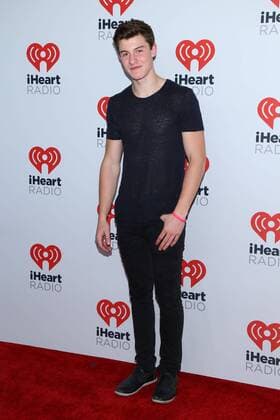 Shawn Mendes arrives for the iHeartRadio Music Festival at the MGM Grand in Las Vegas, Nevada on September 19, 2015.  LAV20150919112 JAMESxATOA