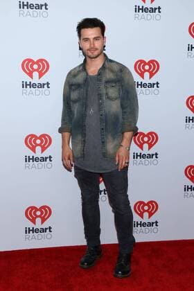 Matt Malarkey arrives for the iHeartRadio Music Festival at the MGM Grand in Las Vegas, Nevada on September 19, 2015.  LAV20150919128 JAMESxATOA