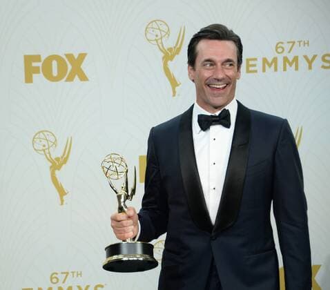 Actor Jon Hamm, winner of Outstanding Lead Actor in a Drama Series for Mad Men, holds his Emmy at the 67th Primetime Emmy Awards in the Microsoft Theater in Los Angeles on September 20, 2015.  LAP20150920280 JIMxRUYMEN