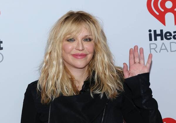 Courtney Love arrives in the press room for the iHeartRadio Music Festival at the MGM Grand Hotel in Las Vegas, Nevada on September 18, 2015.  LAV20150918102 JAMESxATOA