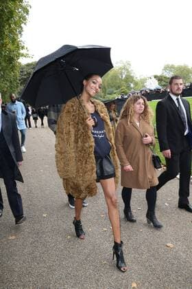 . 21 09 2015. London, United Kingdom. Jourdan Dunn leaving the Burberry Prorsum show at London Fashion Week S S 2016-Day four.  xStephenxLockx xi-Imagesx IIM-11077-0070