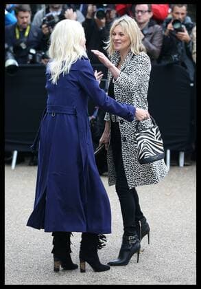 . 21 09 2015. London, United Kingdom.Kate Moss and Poppy Delevingne arriving at the Burberry Prorsum show at London Fashion Week S S 2016-Day four.  xStephenxLockx xi-Imagesx IIM-11077-0080