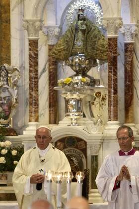 Sept. 22, 2015 - Mexico - G22091502. JPG.SANTIAGO, Cuba. Pope Papa-Francisco.- El Papa Francisco celebra una misa en la Basilica Menor del Santuario de Nuestra Senora de la Caridad del Cobre, durante el ultimo dia de su visita a Cuba; el martes 22 de septiembre de 2015. Foto: Agencia EL UNIVERSAL Luis Cortes RML Mexico  - ZUMAu78_