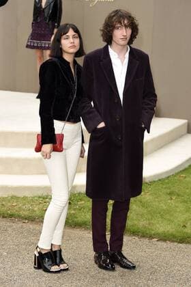 Oscar Robertson mit Begleitung bei der Burberry Prorsum Fashion Show auf der London Fashion Week SS16. London, 21.09.2015 Oscar Robertson mit Begleitung 
