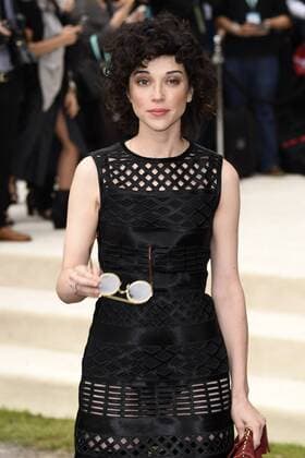 St. Vincent Annie Clark bei der Burberry Prorsum Fashion Show auf der London Fashion Week SS16. London, 21.09.2015 St. Vincent Annie Clark 