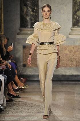 ENTERTAINMENT MODE Mailand Fashion Week - Blugirl Modenschau Milan Fashion Week, Women Spring Summer 2016. Milano, Moda Donna, Primavera Estate 2016. BLUGIRL catwalk Pictured: models  RiccardoxGiordano Fotosicki
