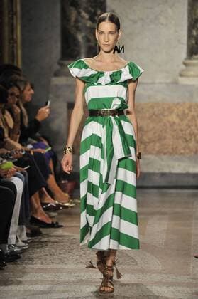 ENTERTAINMENT MODE Mailand Fashion Week - Blugirl Modenschau Milan Fashion Week, Women Spring Summer 2016. Milano, Moda Donna, Primavera Estate 2016. BLUGIRL catwalk Pictured: models  RiccardoxGiordano Fotosicki
