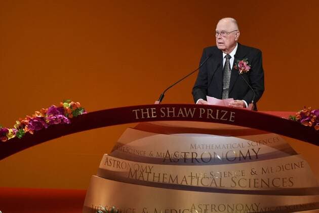 (150924) -- HONG KONG, Sept. 24, 2015 -- William J Borucki, winner of the Shaw Prize in Astronomy, speaks at the presentation ceremony of the annual Shaw Prize in Hong Kong, south China, Sept. 24, 2015. A presentation ceremony of the annual Shaw Prize was held Thursday in Hong Kong, with five U.S. and German scientists commended for their prominent work in astronomy, life science and medicine, and mathematical science. ) (zkr) CHINA-HONG KONG-SHAW PRIZE(CN) WuxYongjian