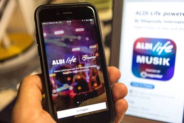 Symbolfoto: Aldi Life Musik, powered by Napster. Mit einem Angebot zum Kampfpreis wollen der Streaming-Dienst und der Discounter den deutschen Markt für Musik aus dem Netz aufmischen. Das Aldi-Angebot ist zwei Euro günstiger als die ähnlichen Dienste von Unternehmen wie Spotify und Apple.