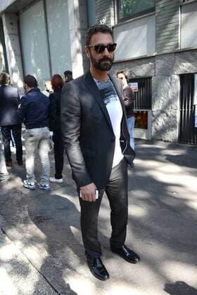 ENTERTAINMENT CELEBRITIES Mailand Fashion Week - Prominente vor der Emporio Armani Modenschau Milano, Guests arrivals at the Emporio Armani Fashion Sohw. Milan Fashion Week. Pictured: Raoul Bova  Comi Terenghi
