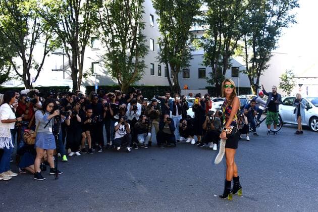 ENTERTAINMENT CELEBRITIES Mailand Fashion Week - Prominente vor der Emporio Armani Modenschau Milano, Guests arrivals at the Emporio Armani Fashion Sohw. Milan Fashion Week. Pictured: Anna Dello Russo  Comi Terenghi