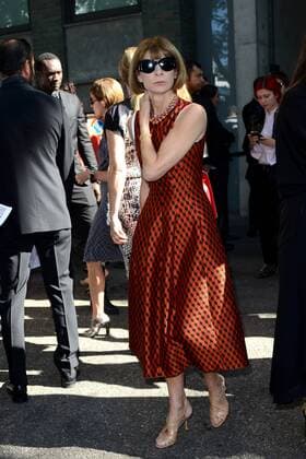 ENTERTAINMENT CELEBRITIES Mailand Fashion Week - Prominente vor der Emporio Armani Modenschau Milano, Guests arrivals at the Emporio Armani Fashion Sohw. Milan Fashion Week. Pictured: Anna Wintour  Comi Terenghi