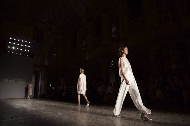 MILAN, Sept. 25, 2015 -- A model presents creations by Chinese designer Zhao Huizhou in Milan, Italy, Sept. 25, 2015. ) ITALY-MILAN-FASHION-CHINA-ZHAO HUIZHOU JinxYu 