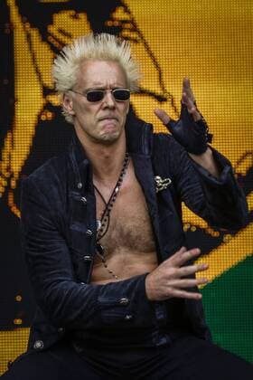 JANUARY RJ DE JANEIRO - 09 24 2015: ROCK IN RIO 2015 - BROTHERS IN BRAZIL - Supla the Brothers In Brazil, the Sunset Stage at Rock in Rio 2015.  Andr?xHorta