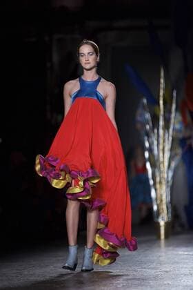 A model presents creations by Leitmotiv during the Milan Fashion Week Sping Summer 2016 in Milan, Italy, on Sept. 26, 2015. ) ITALY-MILAN-FASHION WEEK JinxYu 