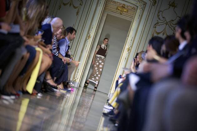 A model presents creations by Cividini during the Milan Fashion Week Sping Summer 2016 in Milan, Italy, on Sept. 26, 2015. ) ITALY-MILAN-FASHION WEEK JinxYu 
