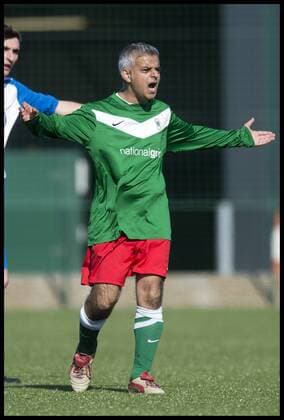 . 27 09 2015. Brighton, United Kingdom. Labour v Lobby Football Match at the American Express Community Stadium on day 1 of the Labour Conference in Brighton. Pictured is Sadiq Khan playing for Labour.  xBenxStevensx xi-Imagesx IIM-11108-0004