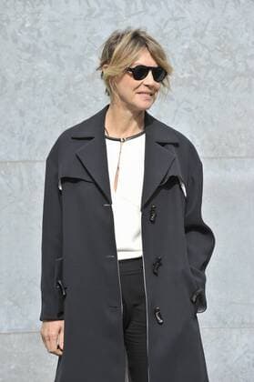 ENTERTAINMENT CELEBRITIES Mailand Fashion Week - Prominenz bei Giorgio Armani Modenschau Milan Fashion Week, Women Spring Summer 2016. Milano, Moda Donna, Primavera Estate 2016. GIORGIO ARMANI front row Pictured: Margherita Buy  RiccardoxGiorrdanox Fotosicki
