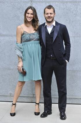 ENTERTAINMENT CELEBRITIES Mailand Fashion Week - Prominenz bei Giorgio Armani Modenschau Milan Fashion Week, Women Spring Summer 2016. Milano, Moda Donna, Primavera Estate 2016. GIORGIO ARMANI front row Pictured: Alessandro Cattelan e signora  RiccardoxGiorrdanox Fotosicki