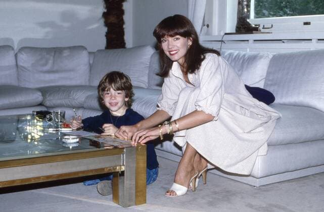 Die deutsche Schauspielerin Iris Berben mit Sohn Oliver, Deutschland 1970er Jahre. German actress Iris Berben with her son Oliver, Germany 1970s. 24x36Dia83 Copyright: HeinzxBrowers UnitedArchives2000451