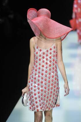 ENTERTAINMENT MODE Mailand Fashion Week - Giorgio Armani Modenschau Milan Fashion Week, Women Spring Summer 2016. Milano, Moda Donna, Primavera Estate 2016. GIORGIO ARMANIcatwalk Pictured: models  RiccardoxGiorrdanox Fotosicki